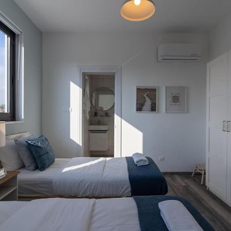 Thalassa 2-Bedroom Apartment In Ларнака Екстериор снимка
