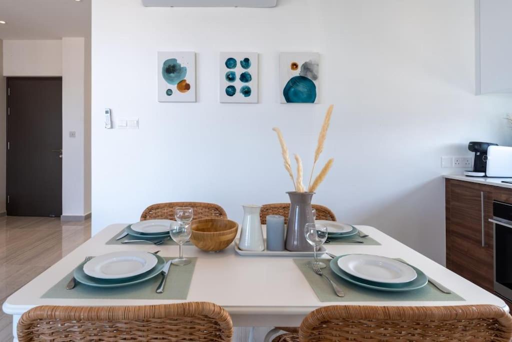 Thalassa 2-Bedroom Apartment In Ларнака Екстериор снимка