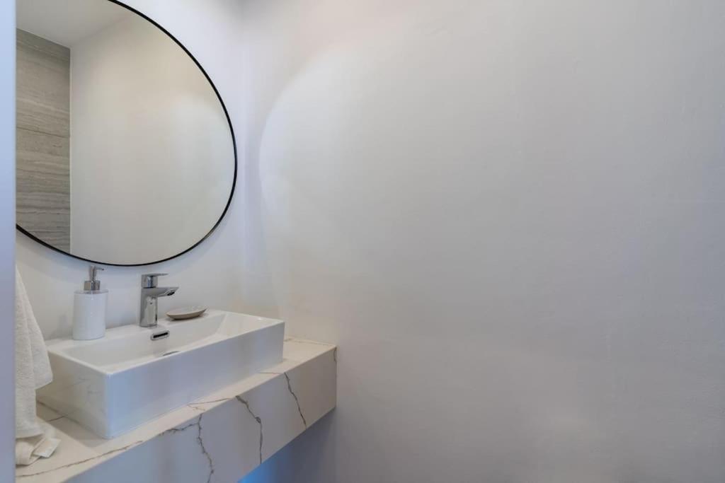 Thalassa 2-Bedroom Apartment In Ларнака Екстериор снимка