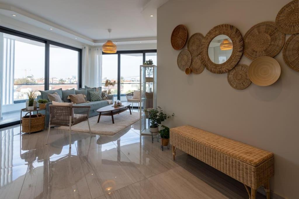 Thalassa 2-Bedroom Apartment In Ларнака Екстериор снимка