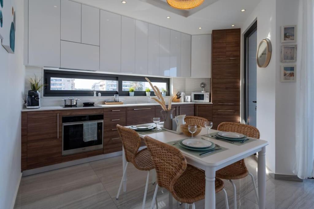 Thalassa 2-Bedroom Apartment In Ларнака Екстериор снимка