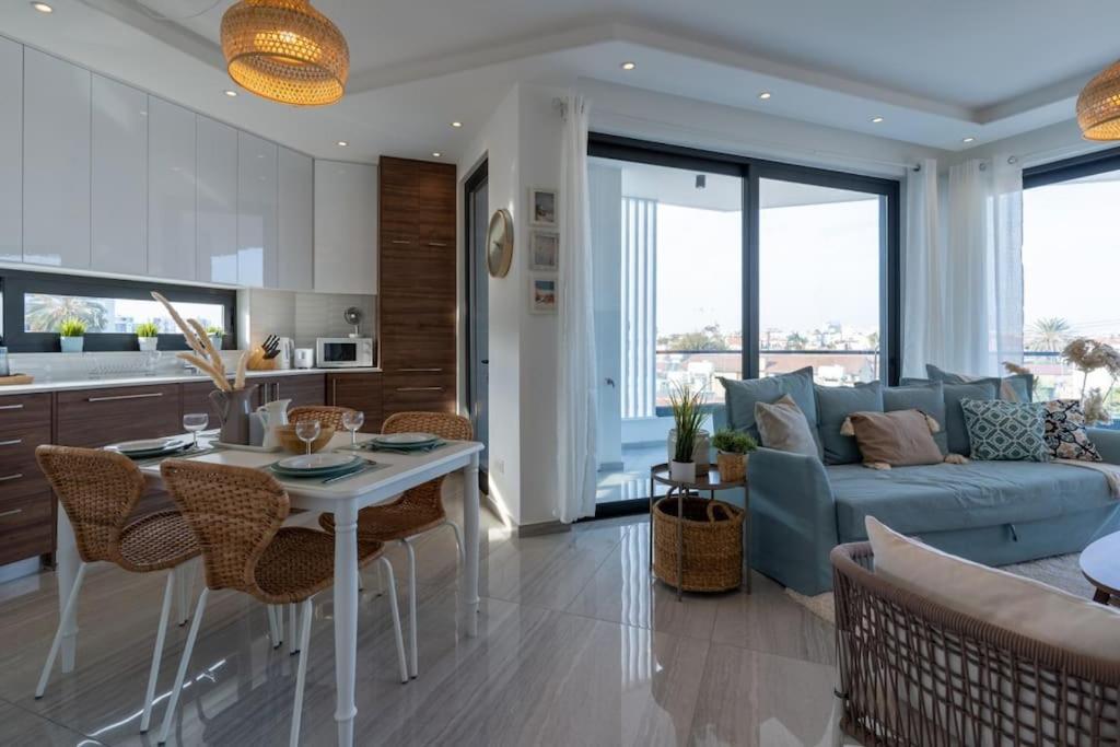 Thalassa 2-Bedroom Apartment In Ларнака Екстериор снимка