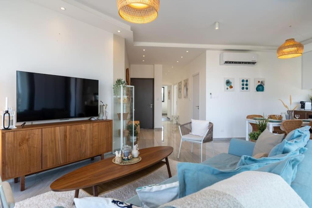 Thalassa 2-Bedroom Apartment In Ларнака Екстериор снимка